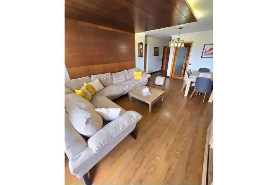 Tirane, jepet me qera apartament 3+1+Aneks+Ballkon Kati 6, 155 m² 1.100 € (ish Ekspozita)