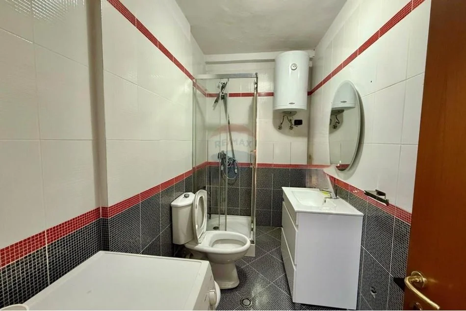 Tirane, jepet me qera apartament 2+1+Ballkon Kati 6, 120 m² 700 € (Myslym Shyri)