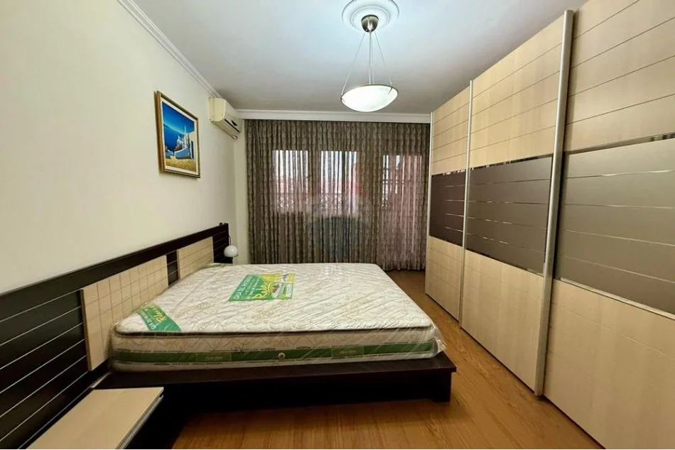 Tirane, jepet me qera apartament 2+1+Ballkon Kati 6, 120 m² 700 € (Myslym Shyri)