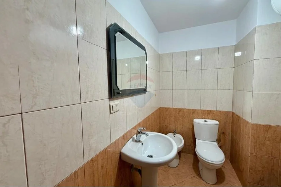 Tirane, jepet me qera apartament 2+1+Aneks+Ballkon Kati 2, 100 m² 40.000 € (Kinostudio)