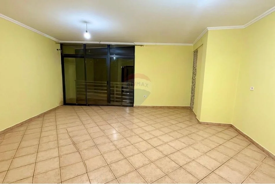 Tirane, jepet me qera apartament 2+1+Aneks+Ballkon Kati 2, 100 m² 40.000 € (Kinostudio)