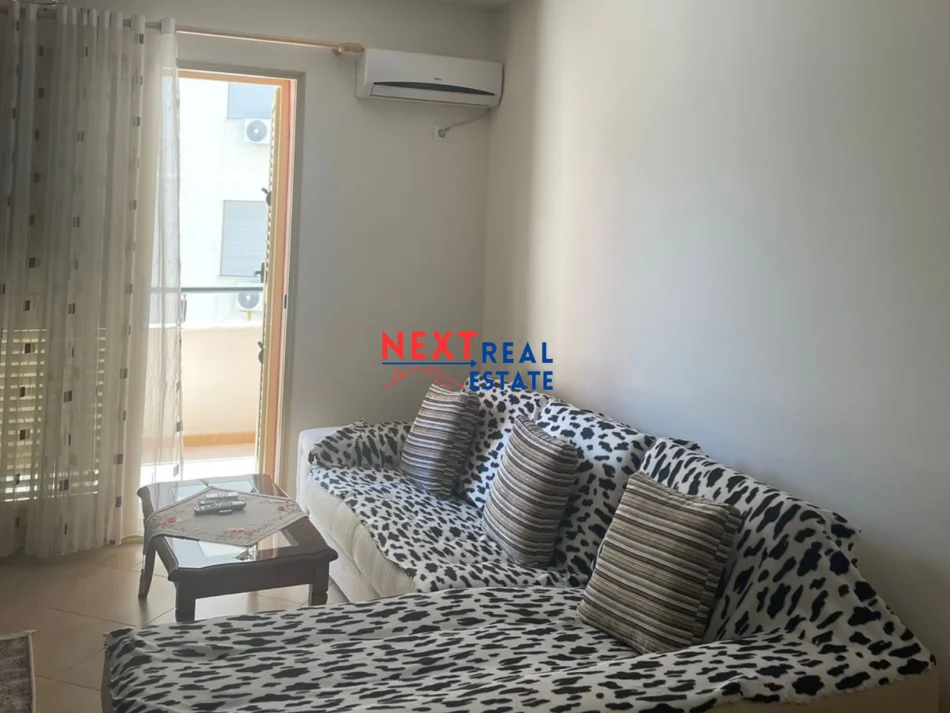 Vlore, jepet me qera apartament 1+1+Ballkon Kati 7, 70 m² 500 € 