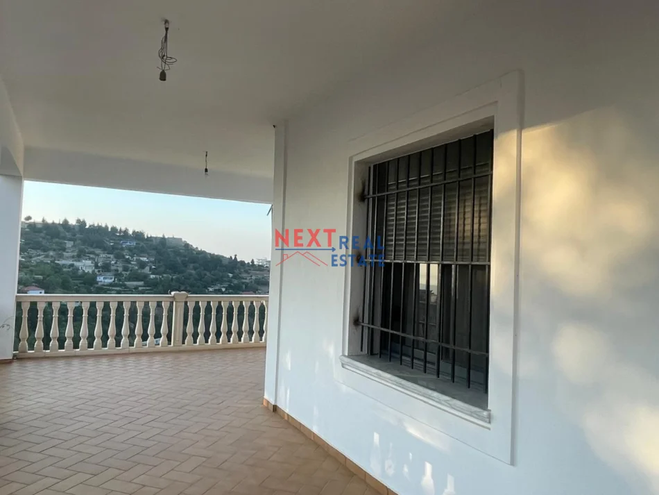 Vlore, jepet me qera shtepi 2+1+Ballkon Kati 0, 400 € (KANINE)