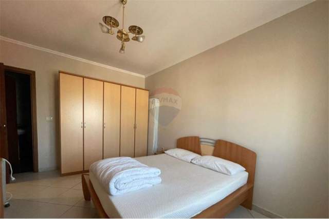 Tirane, jepet me qera apartament 3+1 Kati 9, 107 m² 650 Euro (Rruga e Durresit)