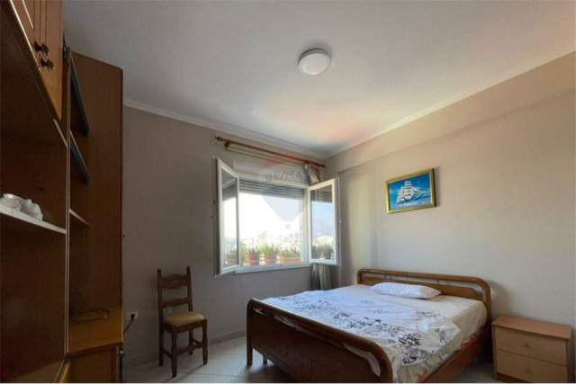 Tirane, jepet me qera apartament 3+1 Kati 9, 107 m² 650 Euro (Rruga e Durresit)