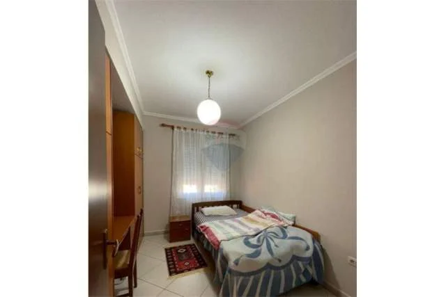 Tirane, jepet me qera apartament 3+1 Kati 9, 107 m² 650 Euro (Rruga e Durresit)