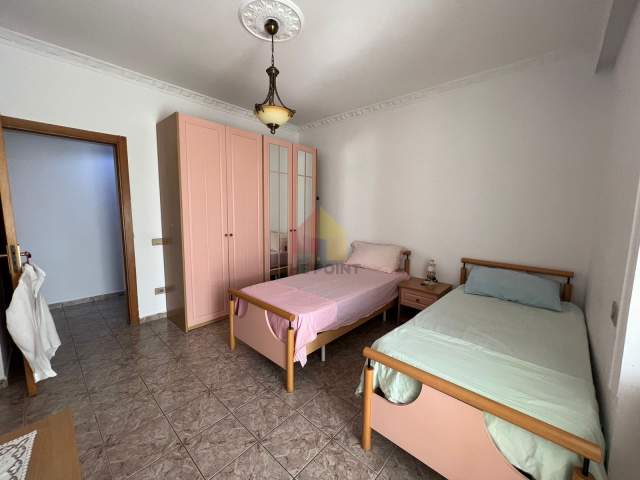Tirane, jepet me qera apartament 2+1+A+BLK Kati 7, 110 m² 600 Euro (Rruga Andon Zako Cajupi)