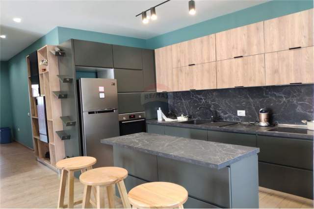 Tirane, jepet me qera apartament 2+1+BLK Kati 3, 150 m² 500 Euro (Jordan Misja)