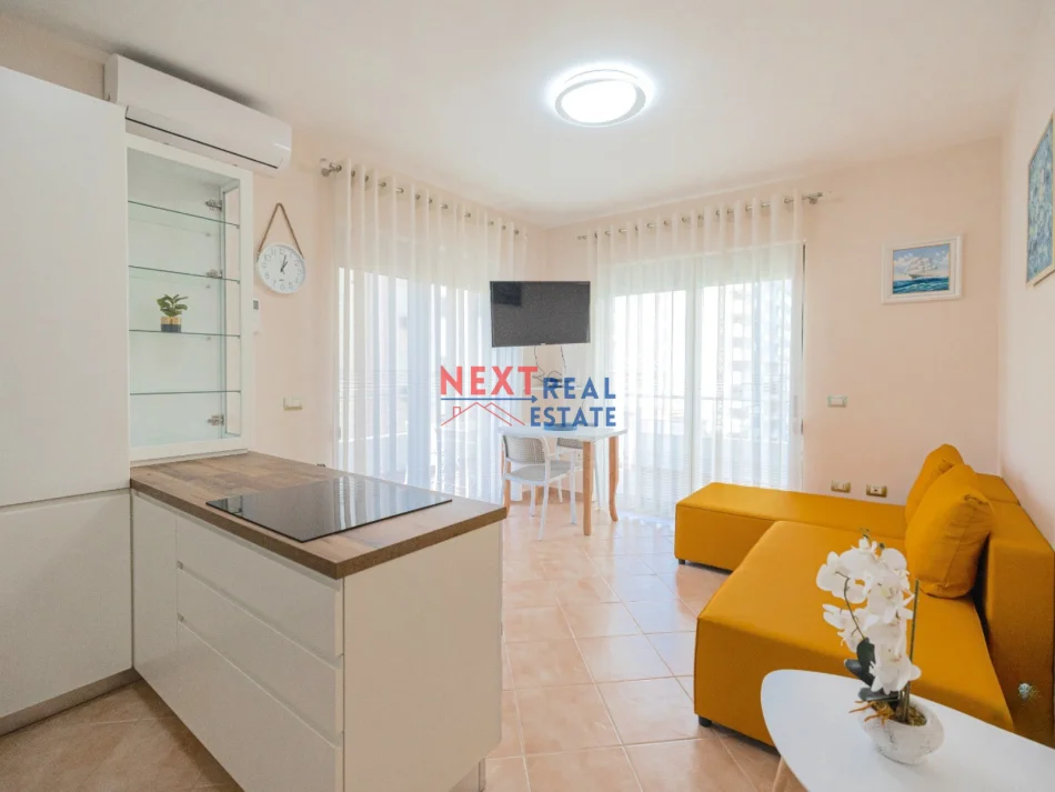Vlore, jepet me qera apartament 1+1+Ballkon , 350 € (LUNGOMARE)