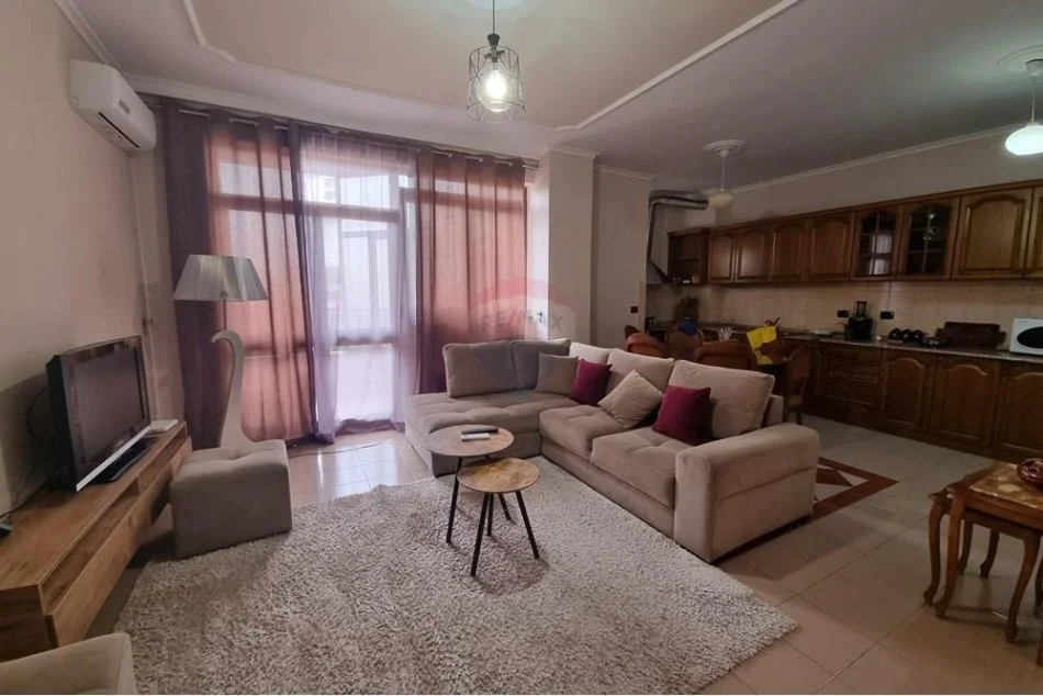 Tirane, jepet me qera apartament 2+1 Kati 3, 112 m² 650 € (Gjimnazi Partizan)