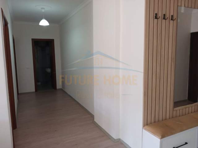 Durres, jepet me qera apartament Kati 2, 130 m² 500 Euro (BLUE STAR)