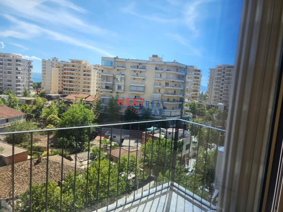 Vlore, jepet me qera apartament 2+1+Ballkon , 600 € (VLORE-SKELE)