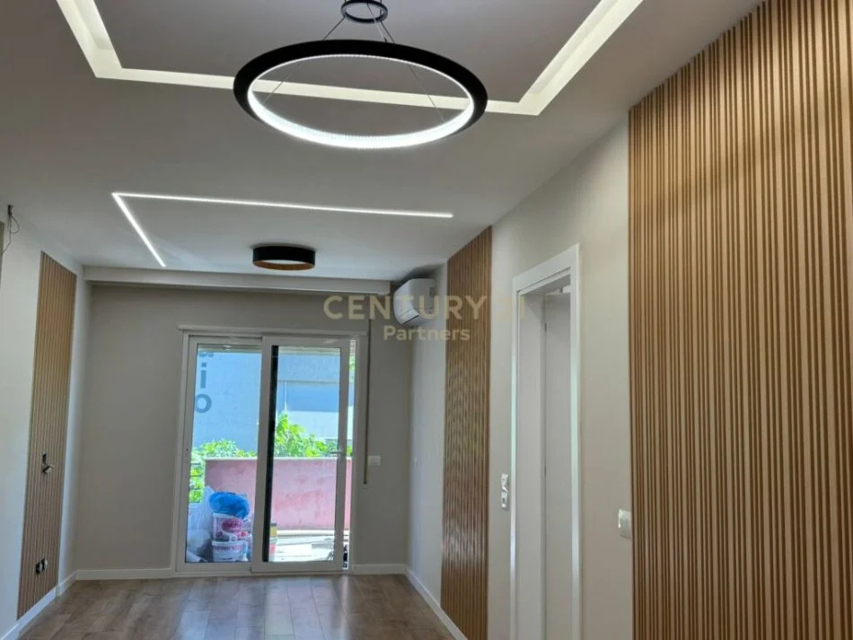 Shqiperi, shitet apartament 2+1, Kati 3, 86 m² 130,000 € (Astir)