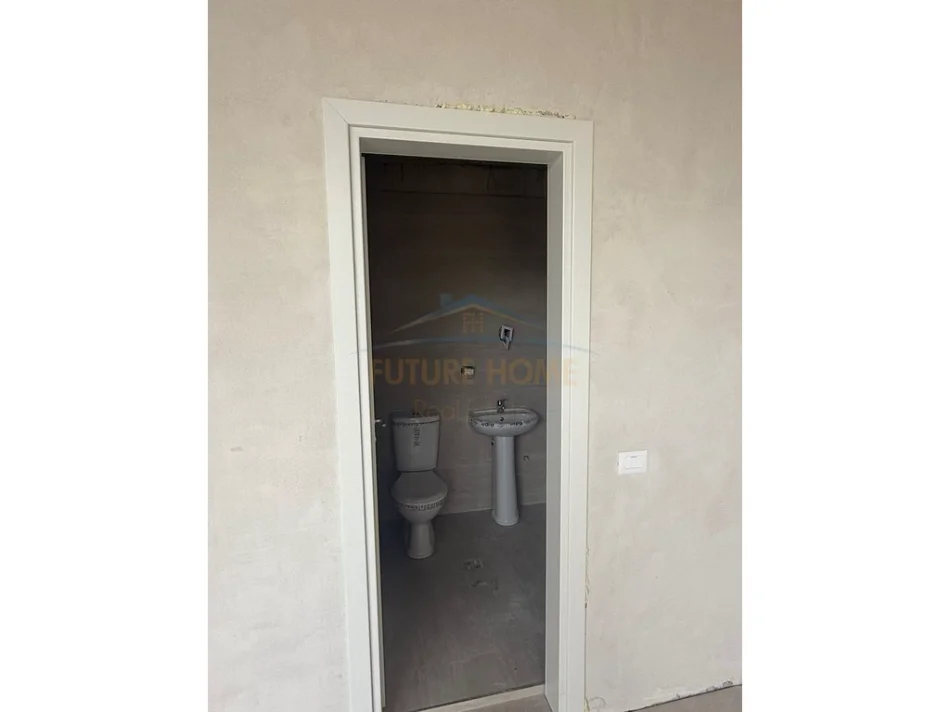 Tirane, jepet me qera ambjent biznesi Kati 0, 100 m² 1.800 € (RRUGA JORDAN MISJA)