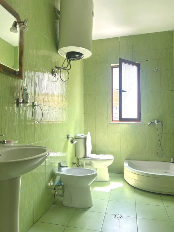 Tirane, jepet me qera 2+1 Kati 2, 105 m² 390 € (JORDAN MISJA)