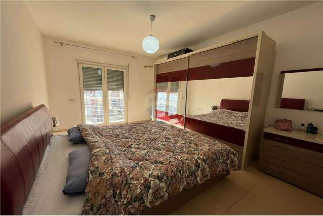 Tirane, jepet me qera apartament 2+1 Kati 3, 105 m² 700 Euro (Don Bosko)
