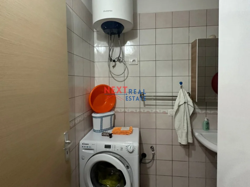 Vlore, jepet me qera garsonier 1+1+Ballkon , 250 € (TRANSBALLKANIKE)