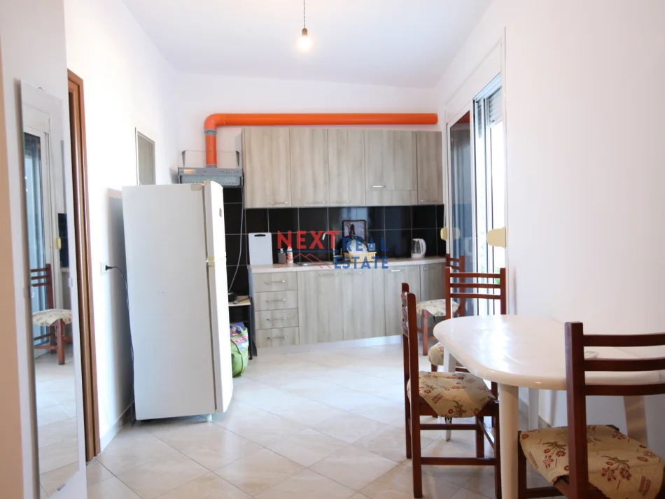 JEPEN ME QERA AFATGJATE 6 STUDIO NE UJE TE FTOHTE, VLORE 10.000 € (UJE I FTOHTE)