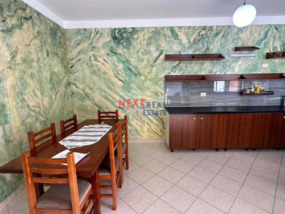 Vlore, jepet me qera apartament 2+1+Aneks+Ballkon Kati 4, 110 m² 500 € (GJERGJ ARANITI)