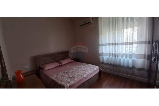 Tirane, jepet me qera apartament 1+1+A Kati 2, 72 m² 450 Euro (Stadiumi Dinamo)