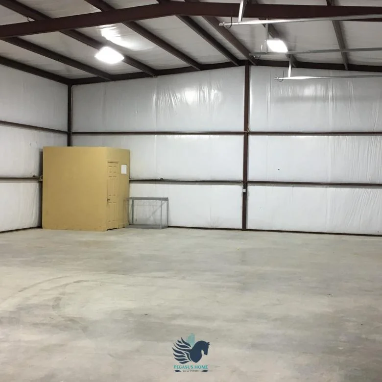 Jepet Me Qera Magazine Tek Kodra E Priftit[ID PM09]