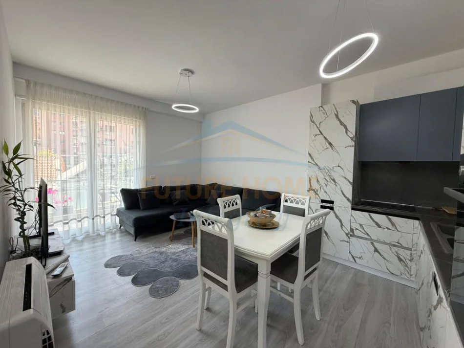 Tirane, jepet me qera apartament 1+1 Kati 2, 68 m² 800 € (9-Kateshet , QENDER)