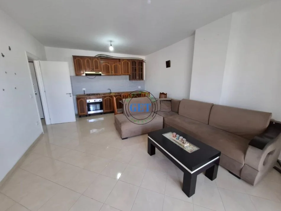 Durres, jepet me qera apartament 1+1 Kati 6, 70 m² 300 € 