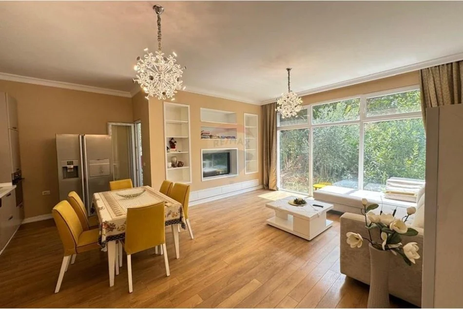 jepet me qera , 94 m² 900 € (Apartament 2+1+Post Parkimi Tek Liqeni i Thate!)