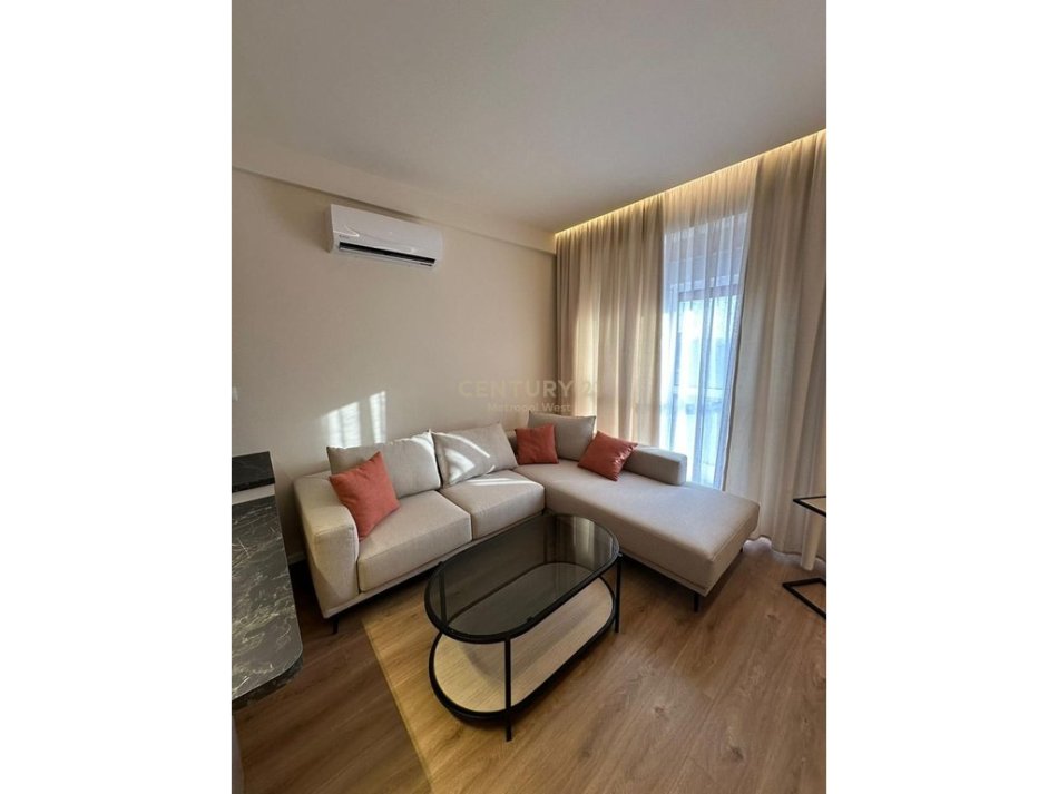 Tirane, jepet me qera apartament 1+1 Kati 7, 53 m² 550 € (Residenca Kaimi)