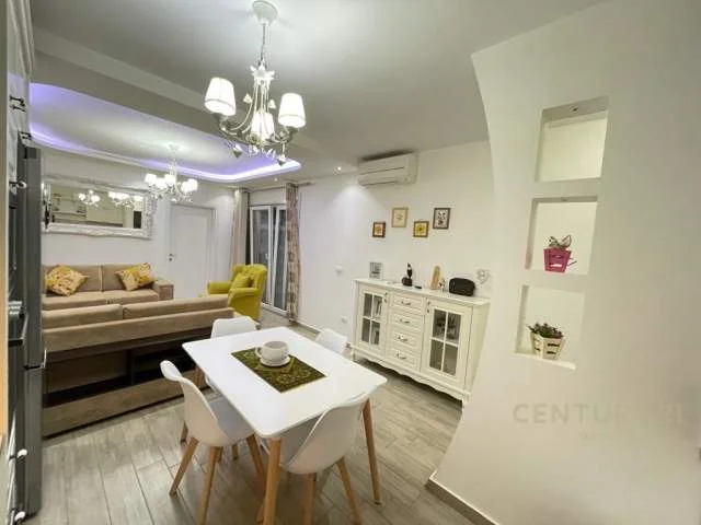 Tirane, jepet me qera apartament 2+1+A+BLK Kati 2, 101 m² 500 Euro (KODRA DIELLIT)