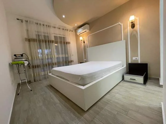 Tirane, jepet me qera apartament 2+1+A+BLK Kati 2, 101 m² 500 Euro (KODRA DIELLIT)