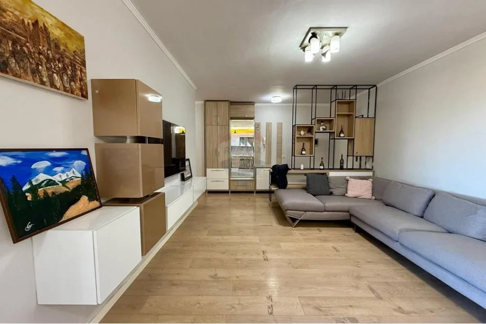 Tirane, shitet apartament 2+1 , 98 m² 189.000 € (Kompleksi Kontakt)