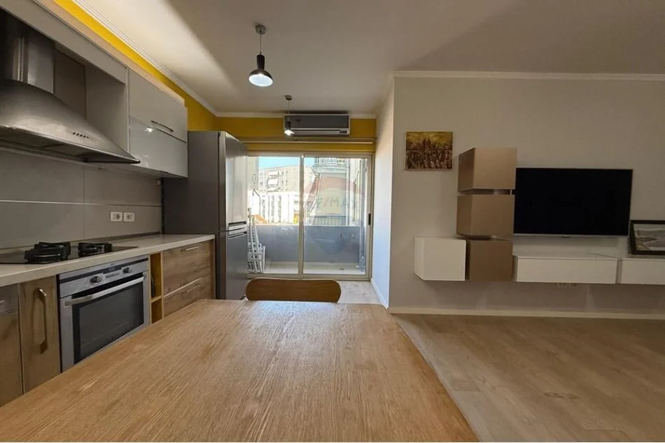 Tirane, shitet apartament 2+1 , 98 m² 189.000 € (Kompleksi Kontakt)
