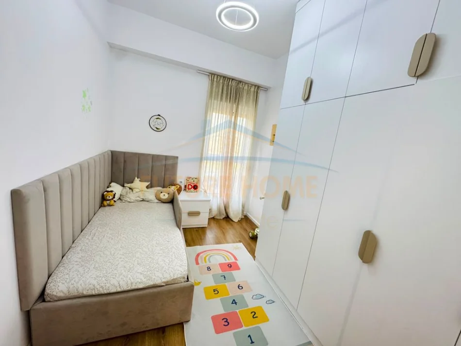 Tirane, jepet me qera apartament 3+1+2 Kati 4, 93 m² 650 € (RESIDENCA KAIMI , ALIDEMI)