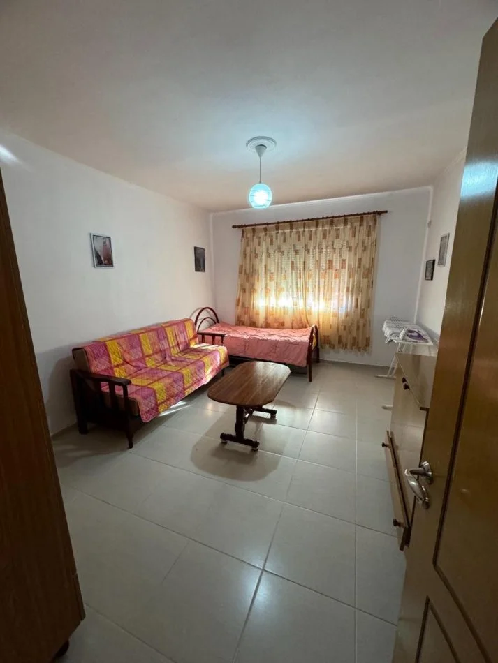 Tirane, shitet 2+1 Kati 4, 