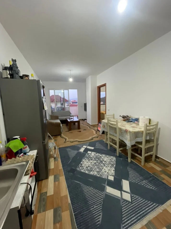 Tirane, shitet 2+1 Kati 4, 