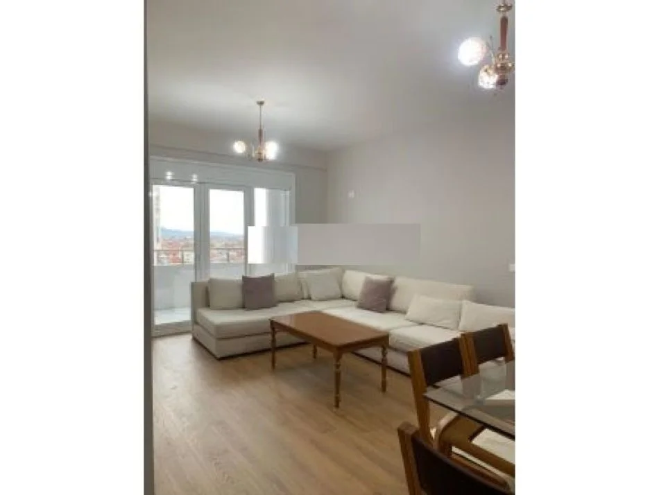 Tirane, jepet me qera 2+1 Kati 6, 115 m² 500 € (Kthesa e Kamzes)