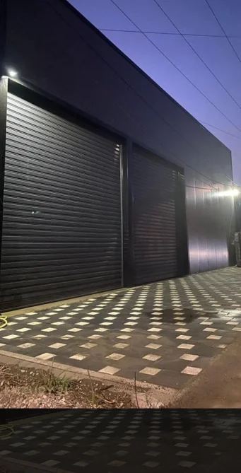 Tirane, jepet me qera magazine Kati 0, 150 m² 1.000 € 