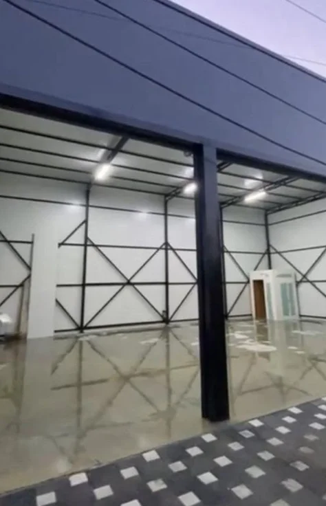 Tirane, jepet me qera magazine Kati 0, 150 m² 1.000 € 