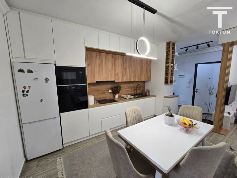 Tirane, shitet apartament 1+1 Kati 6, 67 m² 140.000 € (rruga Kavajes)