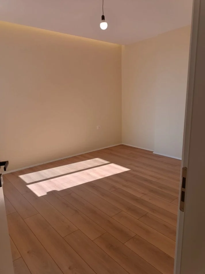 Tirane, shitet apartament 1+1 Kati 9, 50 m² 125.000 € (Rruga e Kavajes)