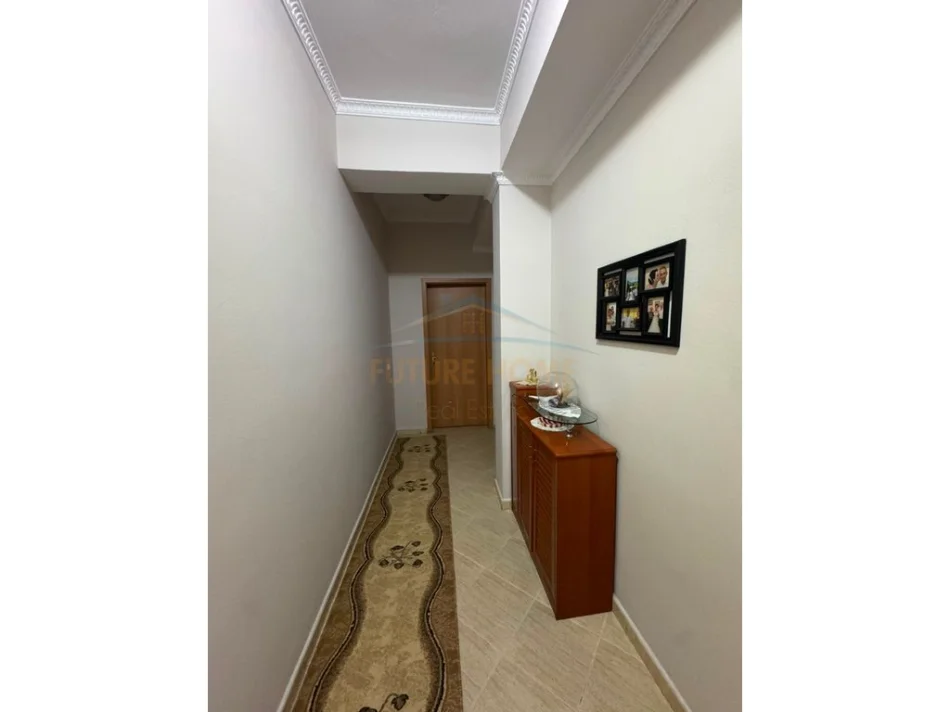 Tirane, shitet apartament 3+1+2 Kati 5, 136 m² 340.000 € (RRUGA E KAVAJES)