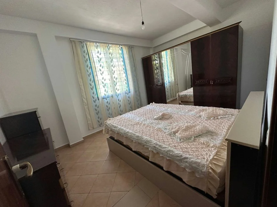 Tirane, jap me qera apartament 1+1, Kati 1, 75 m² 300 € (yzberisht)