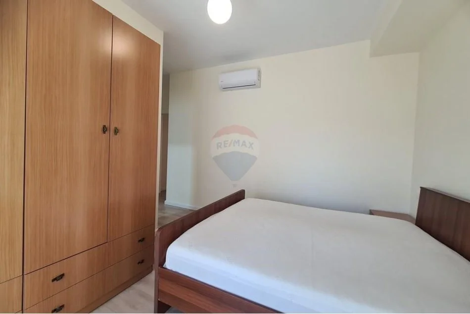 Tirane, jepet me qera apartament 2+1+Aneks+Ballkon Kati 1, 108 m² 750 € (Rruga e Kavajes)