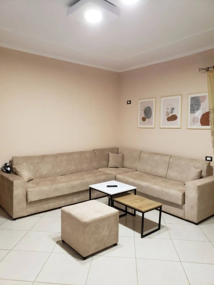 Tirane, jepet me qera apartament 2+1 Kati 3, 90 m² 450 € (Suke)