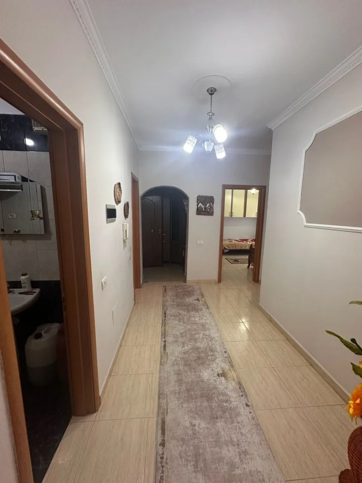 Tirane, jepet me qera apartament 2+1+Aneks+Ballkon Kati 2, 115 m² 700 € (Haxhi Hysen Dalliu)