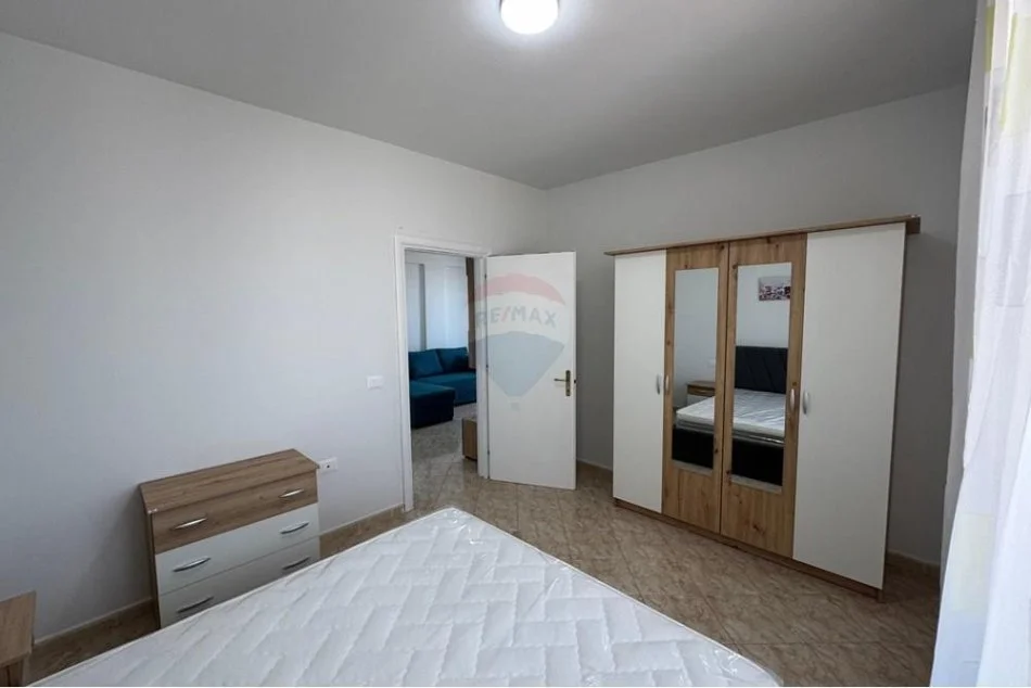 Tirane, jepet me qera apartament 1+1 , 72 m² 550 € (Kika 1)