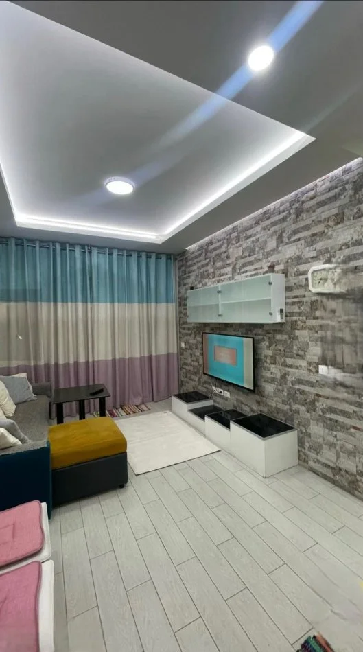 Tirane, jepet me qera apartament 1+1 Kati 5, 60 m² 680 € (KIKA 2)