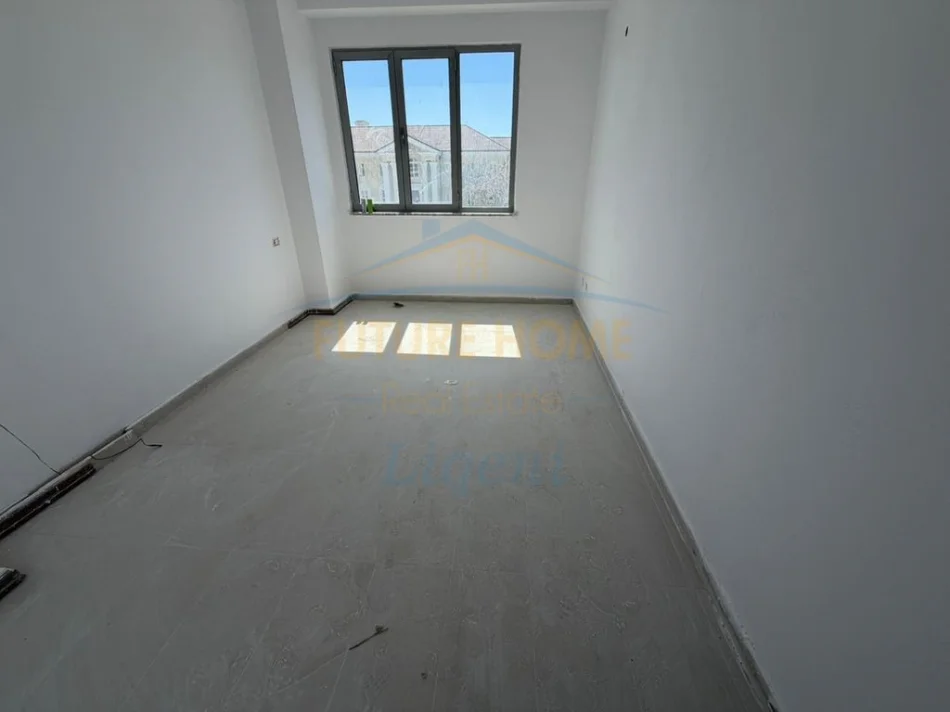 Tirane, shitet apartament 1+1 Kati 1, 71 m² 116.000 € (KINOSTUDIO)