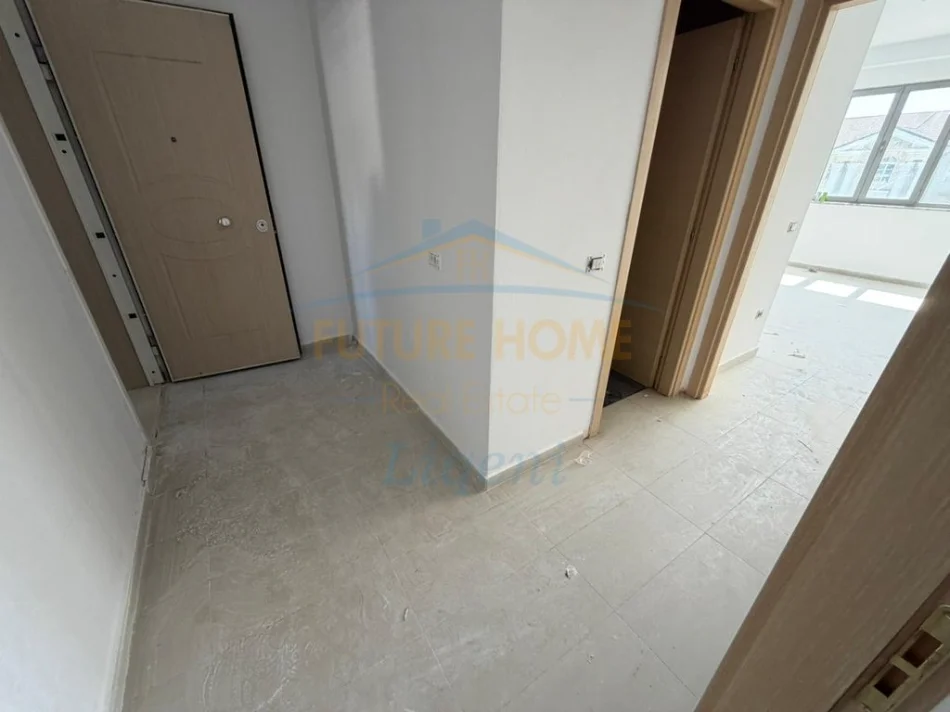 Tirane, shitet apartament 1+1 Kati 1, 71 m² 116.000 € (KINOSTUDIO)